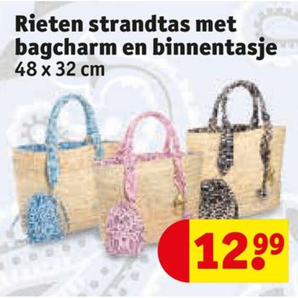 Rieten strandtas met bagcharm en binnentasje